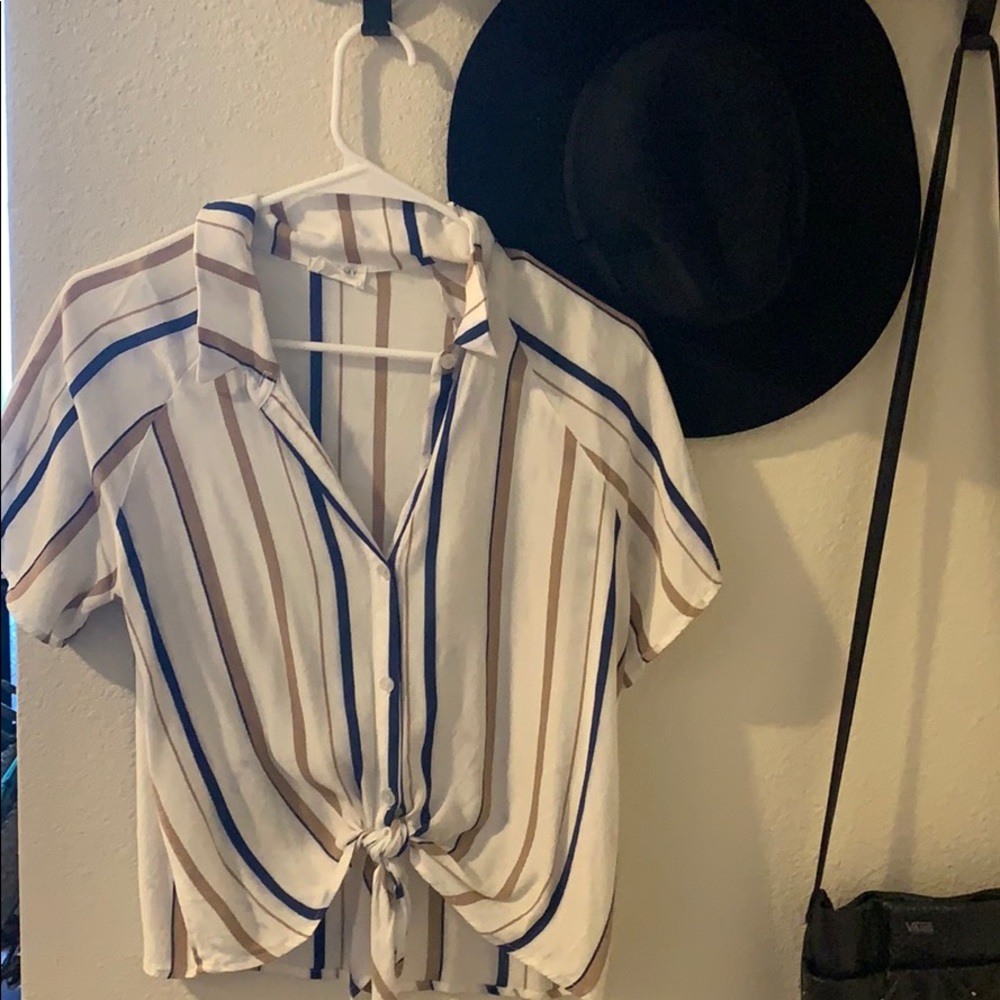 Cute Summer Tie Crop